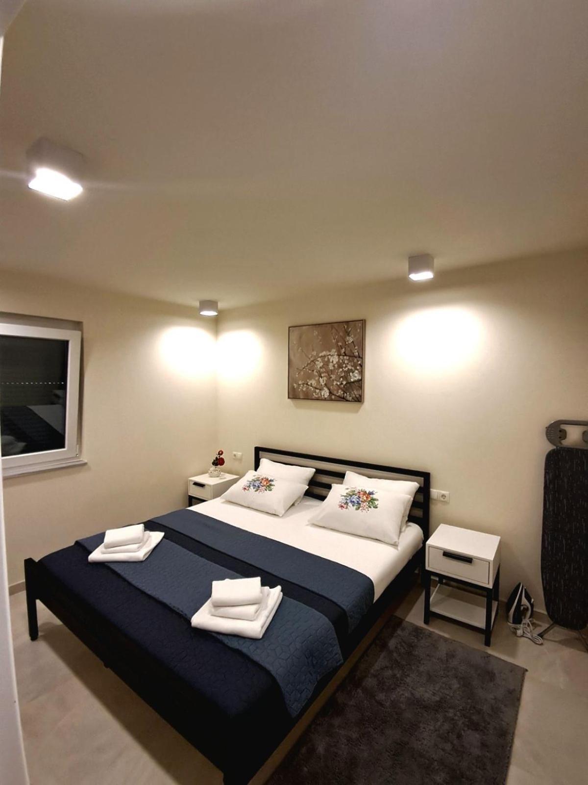 Apartmani Datea Grebastica Exterior photo