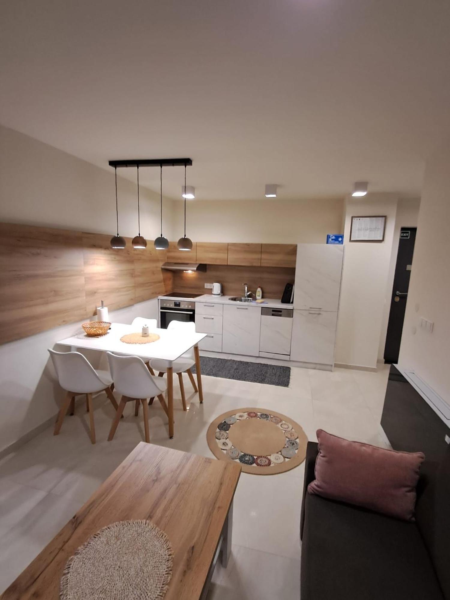Apartmani Datea Grebastica Exterior photo