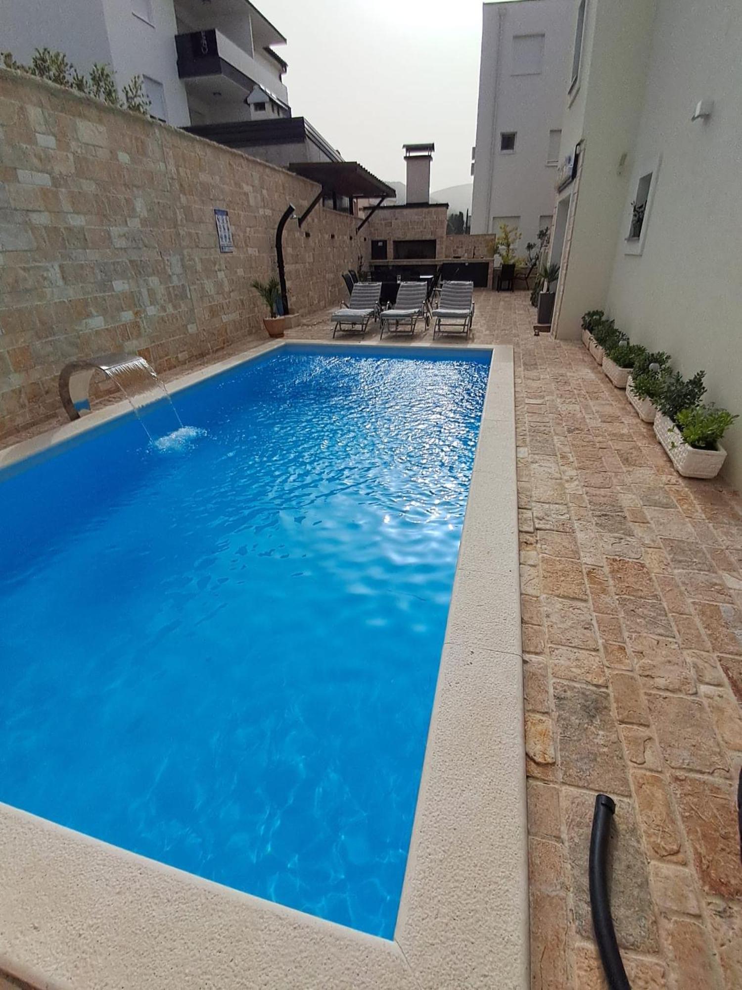 Apartmani Datea Grebastica Exterior photo